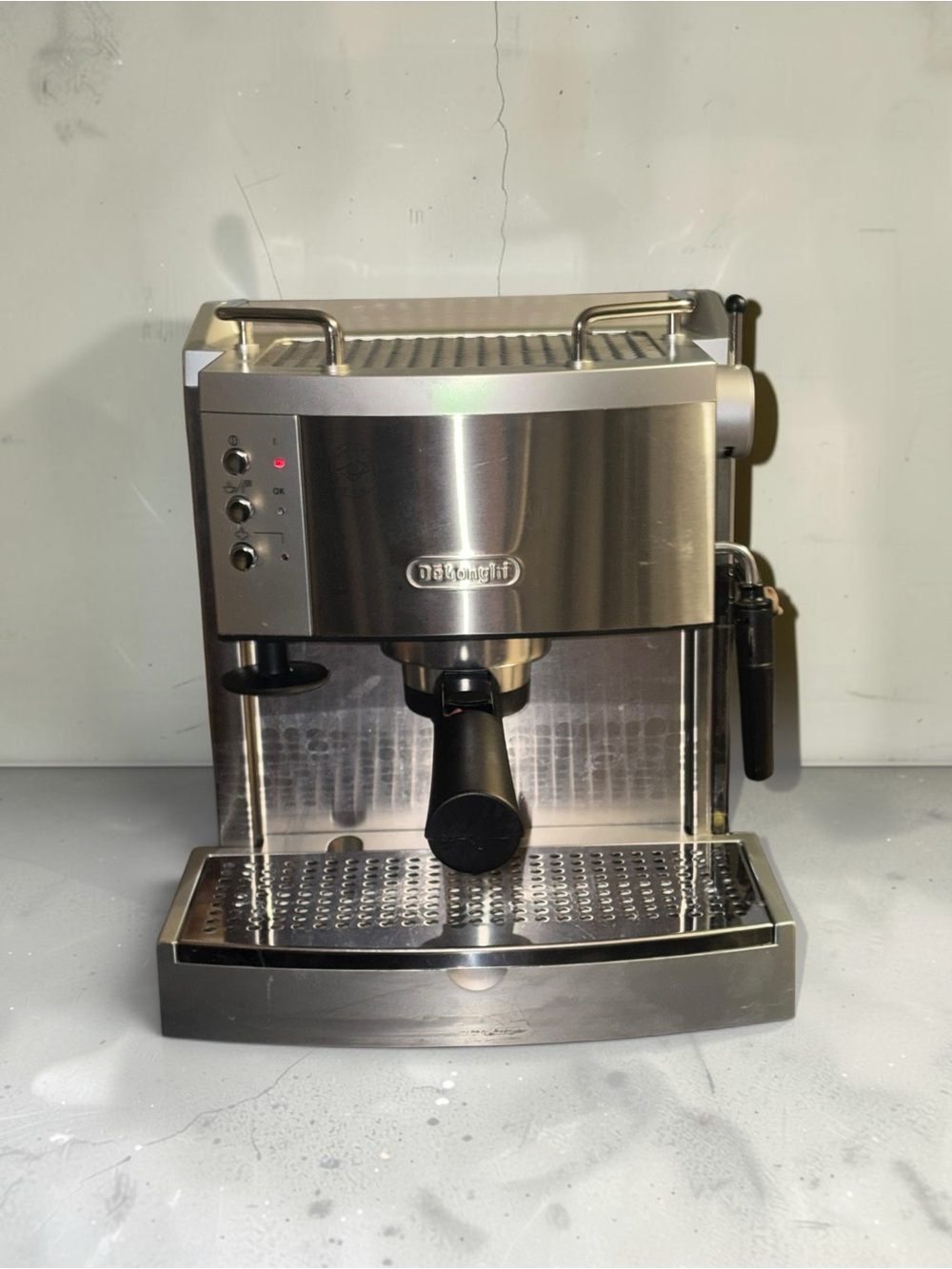 De'Longhi 15-Bar Pump Espresso Maker (EC702 MSRP $249